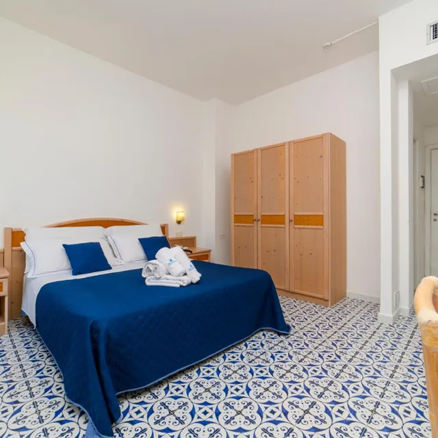 Room, Double Bed, Hotel America 2/10