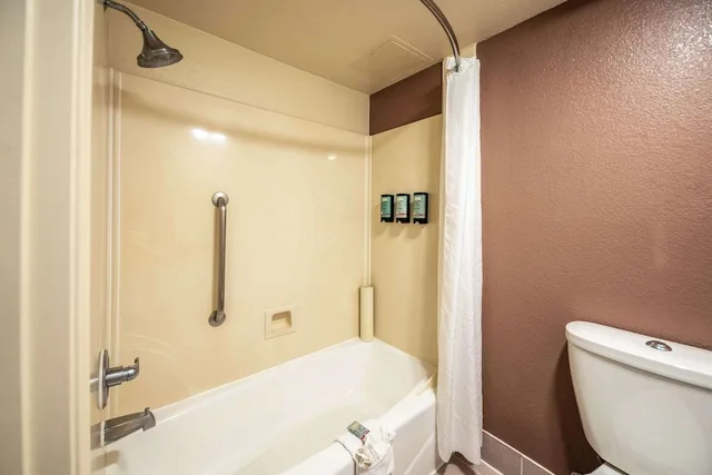 غرفة قياسية بسريرين كوين، SureStay Plus Hotel by Best Western San Jose Central City 6/7