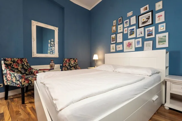 Theme, Double Bed، Hotel Urania 1/4