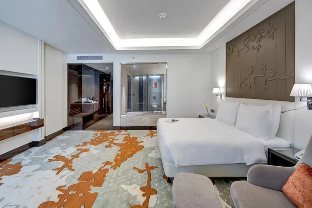 غرفة تنفيذية بسرير كينج، RADISSON BLU HOTEL AJMAN 3/5