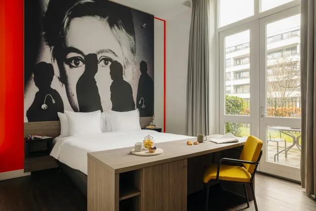 غرفة ديلوكس بسرير كينج وسرير كوين، The Manor Amsterdam 2/2