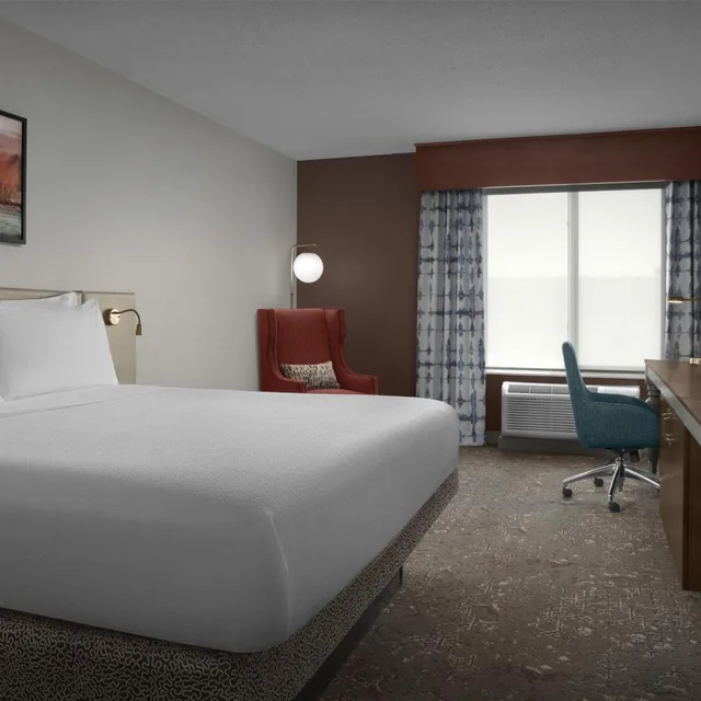 Room, King Bed, Peloton، Hilton Garden Inn Westbury 1/2