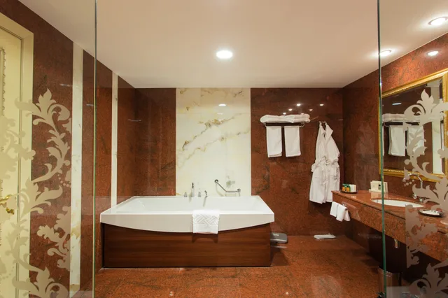 جناح رئاسي بسرير كينج، Hilton Sibiu 4/4