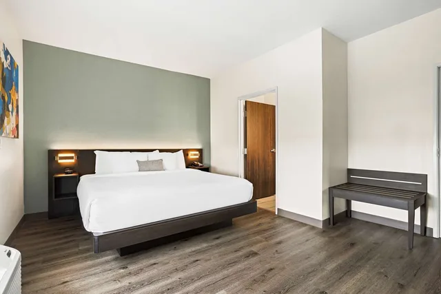 جناح بسرير كينج مع أريكة، Best Western Iowa/Lake Charles East 1/2