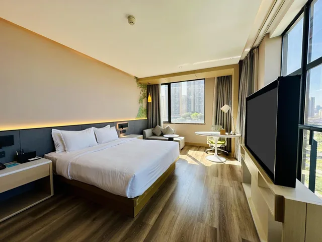 Room, King Bed, 180 Degrees View, Corner، Hilton Garden Inn Foshan 2/4