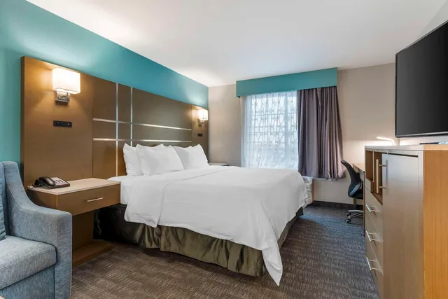 جناح بسرير كينج مع أريكة، Best Western Galt Inn 2/4