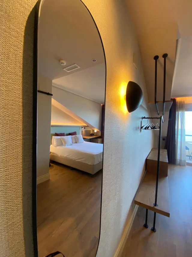 غرفة بسرير مزدوج بإطلالة على البحر بشرفة، Jova Hotel 5/9