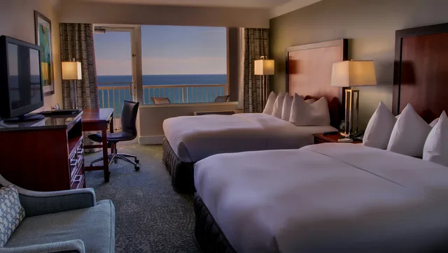 غرفة ديلوكس بسريرين كوين بإطلالة، Hilton Pensacola Beach 2/2
