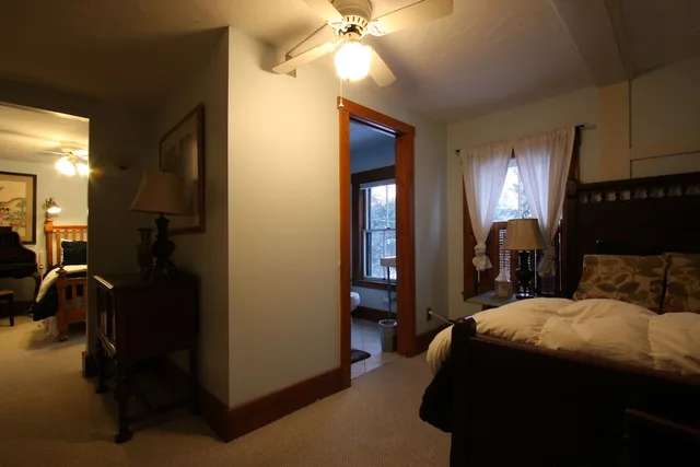 جناح بسرير كينج وسرير فردي، Follansbee Inn 1/2