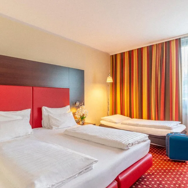 Room, Triple, PLAZA INN Wels 1/10