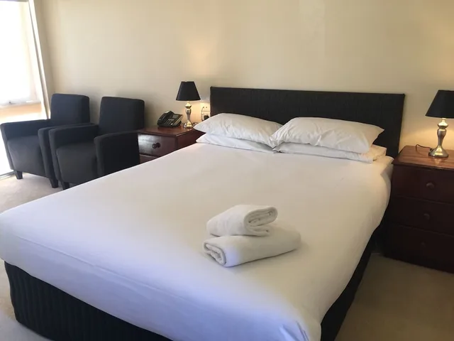 غرفة عائلية بسرير كوين وسريرين منفصلين، Ballarat Colonial Motor Inn 3/4