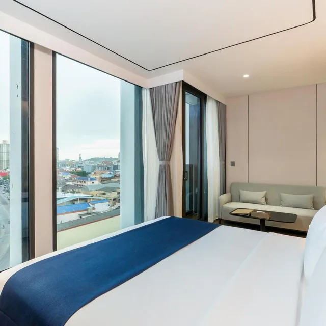 Premier, Double Bed, Arbour Hotel and Residence Pattaya (SHA Plus+) 4/10
