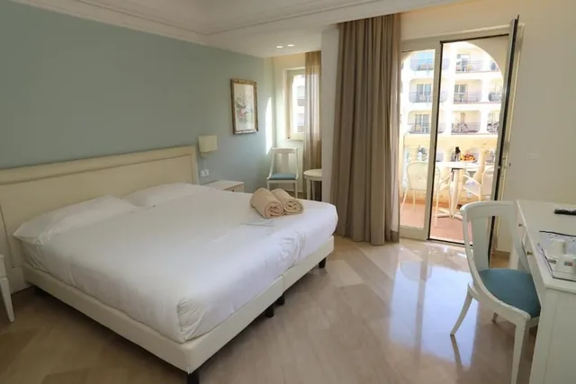 غرفة سوبيريور بسرير مزدوج بشرفة، Hellenia Yachting Hotel 1/5