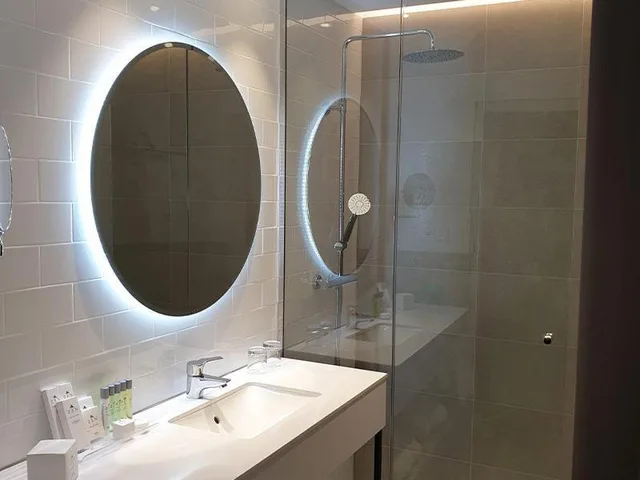 غرفة، Sercotel Ayala 2/2