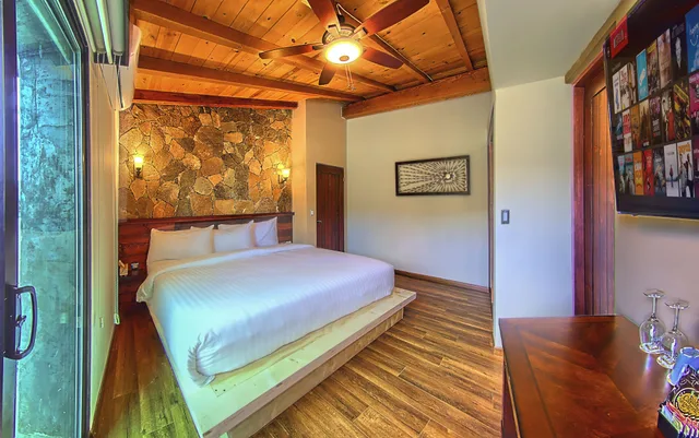 غرفة كلاسيكية بسرير كينج بشرفة، Bottega Hotel Boutique 1/4