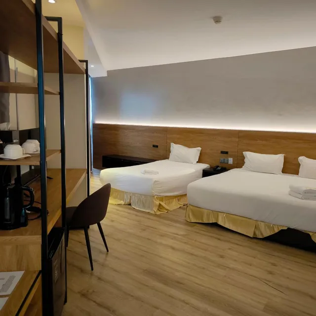 Deluxe, Triple, Roxy Hotel Padungan 4/8