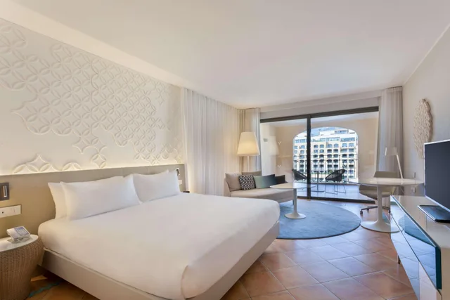 غرفة ديلوكس بسرير مزدوج بإطلالة، HILTON MALTA 1/1