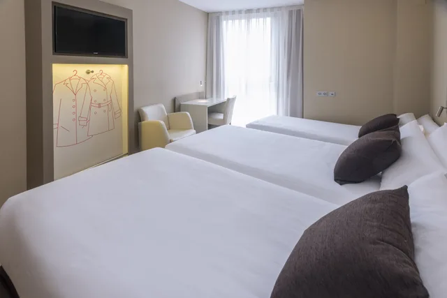 غرفة كومفورت ثلاثية بثلاثة أسرّة، Hotel SERHS Del Port 5/10