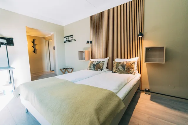 Standard, Twin Beds, Vic 4/7