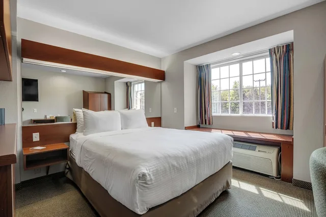 جناح استوديو، The Block Hotel 2/3