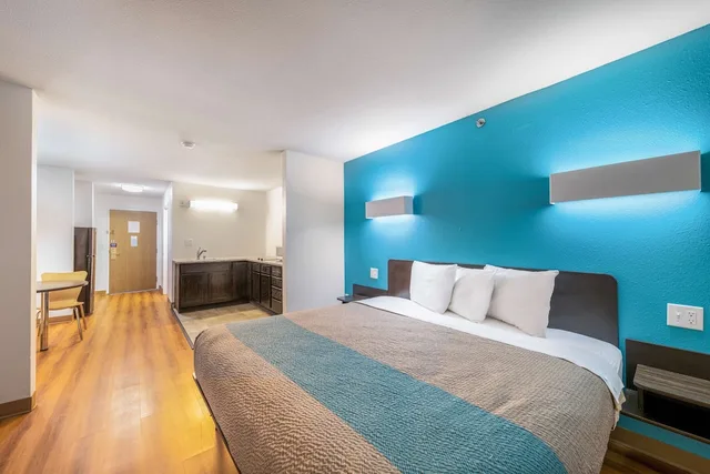 Superior, King Bed, Hot Tub, Motel6 Decatur, TX 6/9