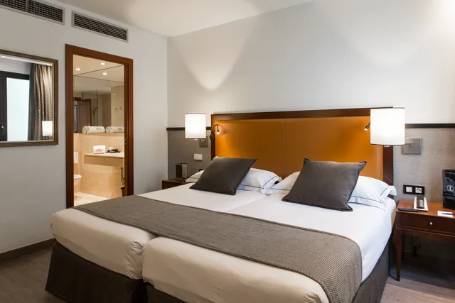 Standard, Double or Twin Bed, Hotel Balmoral 1/3