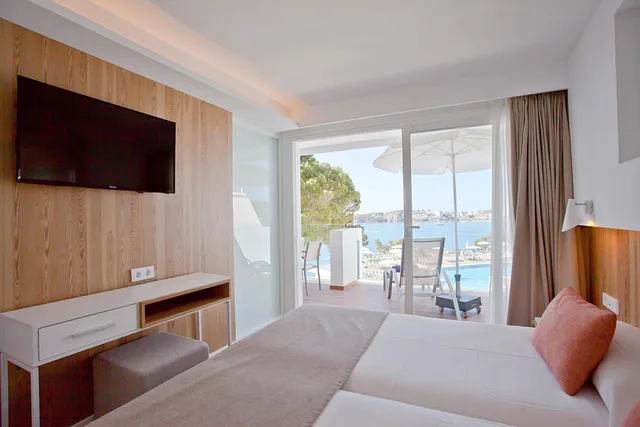 شقة بريميوم بسريرين منفصلين بإطلالة على البحر مع أريكة، Ponent Mar Aparthotel 2/5