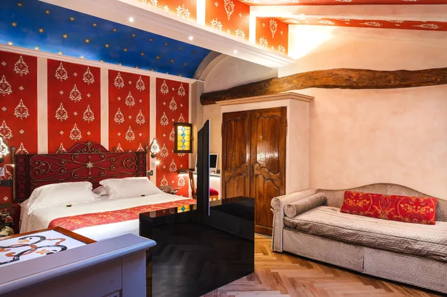 غرفة ديلوكس ثلاثية بسرير كوين مع أريكة، Art Hotel Commercianti 4/10