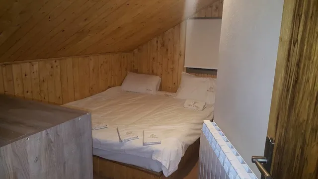 بنغل بسرير مزدوج بغرفة نوم واحدة مع أريكة، Villetta Di Faraya 1/1