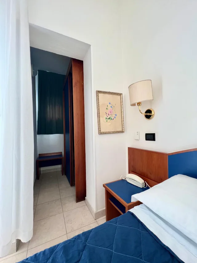 Room, Single, Hotel Montecarlo 5/10