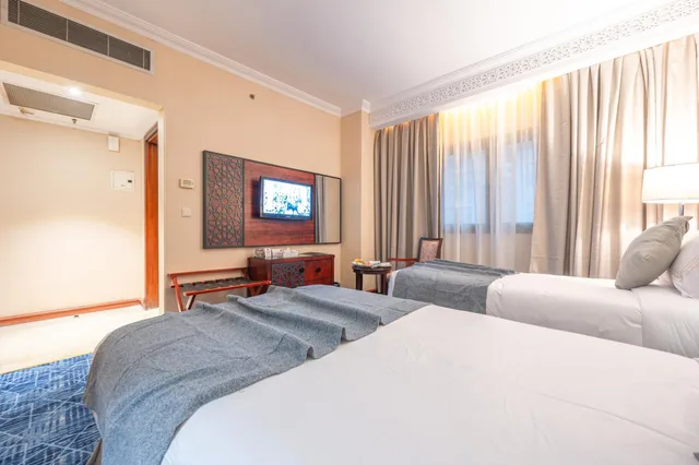 غرفة قياسية ثلاثية، فندق المدينة هارموني(Shaza Regency Plaza Madinah) 3/7