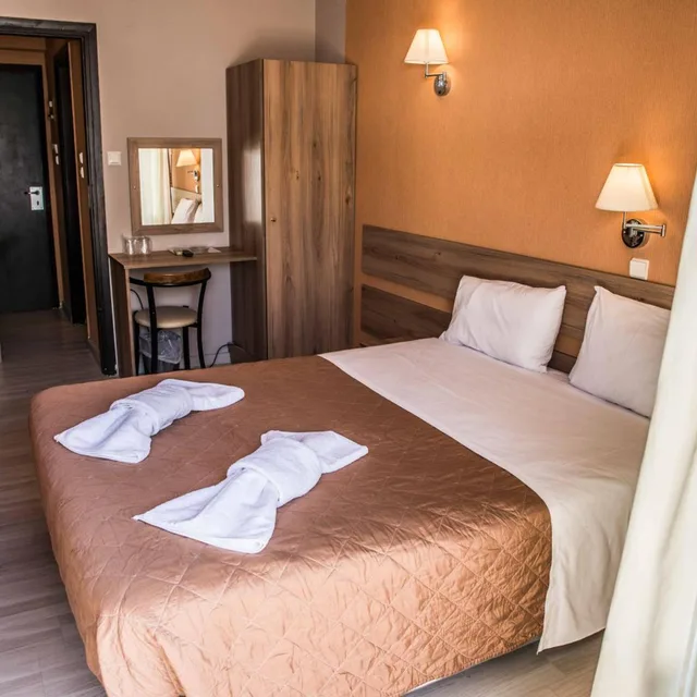 غرفة مفردة، JOHN'S HOTEL 4/10