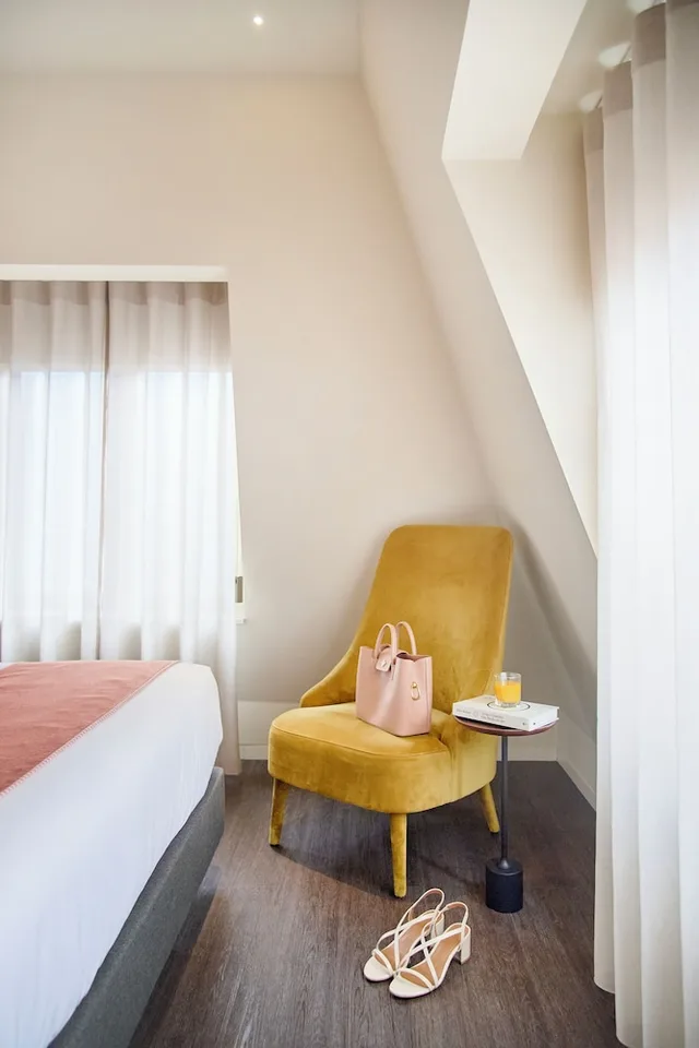 غرفة بريميوم بسرير كينج بإطلالة على المدينة، Hotel Moon and Sun Porto 5/8