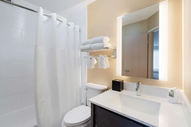 غرفة قياسية بسرير كوين لذوي الإعاقة، Best Western Glenview -Chicagoland Inn and Suites 4/6