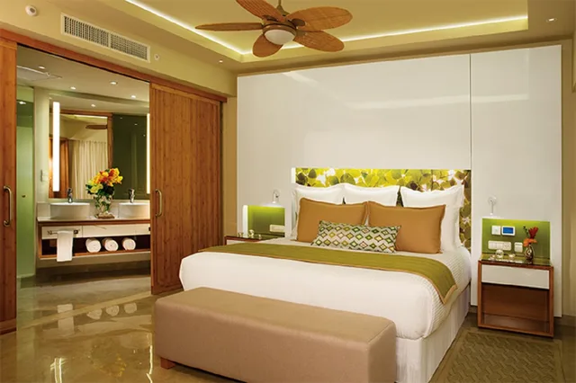 Preferred Club, Master, King Bed, Ocean Front, Dreams Onyx Resort And Spa Punta Cana 1/1