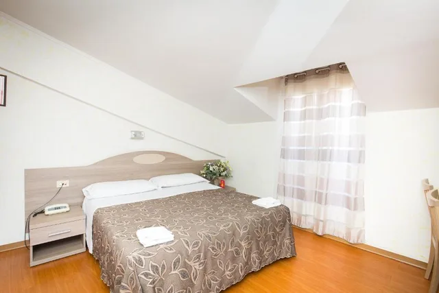 Room, Double or Twin Bed, Balcony, Concorde Hotel 2/3