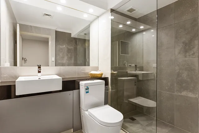 Room, Queen Bed, Quality Hotel Manor 3/3