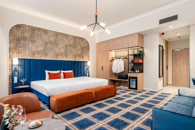 جناح جونيور، Basiliq Hotel 2/5