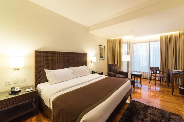 Deluxe King Room, City Garden Grand Hotel 5/10