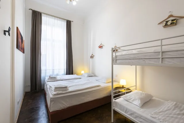 Mezzanine, 2 Bedrooms, Comfort, Apartment, 5 Beds, Bunk Bed, Sofa, Kitchen، Hybernska Apartments 5/10