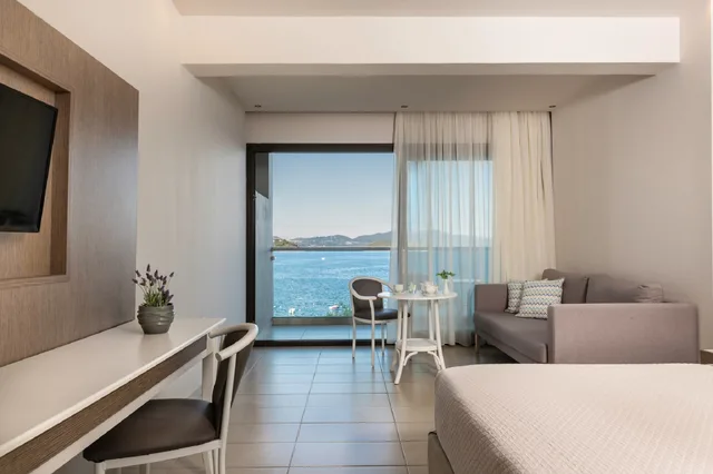 Superior, Double Bed, Sea View, Balcony or Terrace، Kassandra Bay Resort, Suites and Spa 4/8
