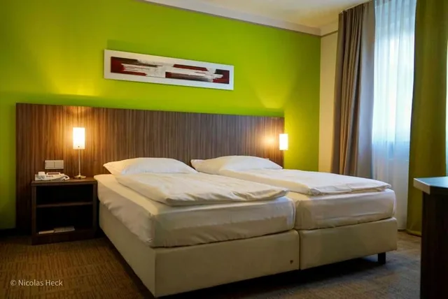 جناح، Hotel Ambiente Walldorf 1/2