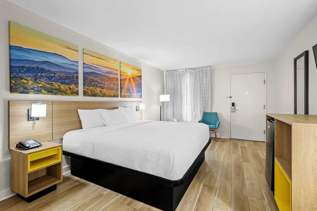 غرفة بسرير كينج، Days Inn by Wyndham Salem, VA 3/9
