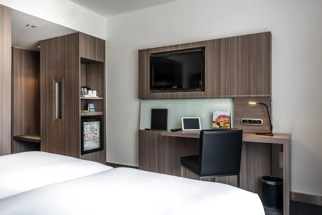 غرفة سوبيريور بسريرين منفصلين، Novotel Abu Dhabi Gate 1/10