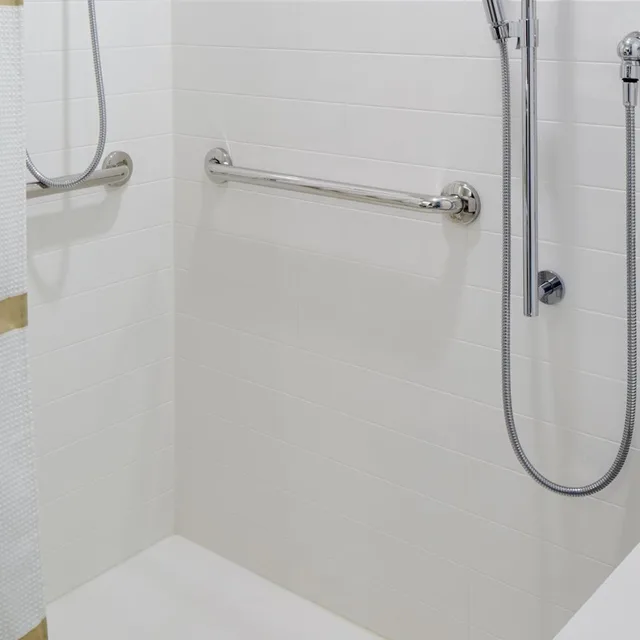غرفة بسرير كينج بحوض استحمام لذوي الإعاقة، Columbus Marriott Northwest 7/10