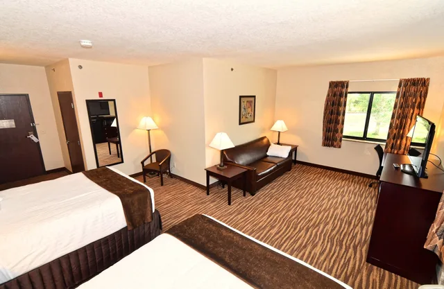 Suite, 2 Queen Beds, Sofa, Cobblestone Inn & Suites - Manning 2/5