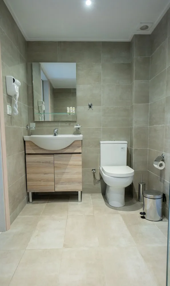 Room, Triple, 1 Queen and 1 Single Bed, Palatino Hotel 4/6