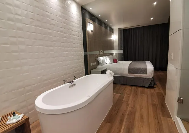 Relax, Suite, King Bed, Sofa، Ramada Encore by Wyndham Guadalajara Aeropuerto 3/5