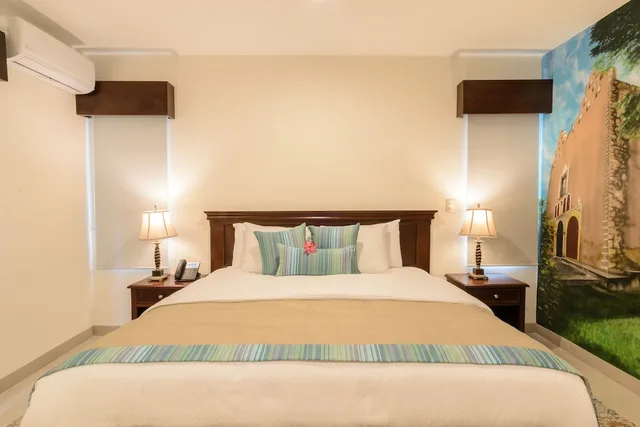 2 Bedrooms, Master, Family Suite, 1 King and 2 Double Beds، Hotel Boutique Real San Juan Center 5/10