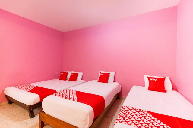 Standard Quintuple، OYO Hotel Emperador, Oaxaca 3/5